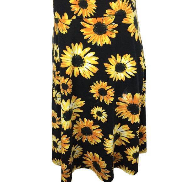 Sunflower Daisy Tank Sundress Size Large Black Yellow Knit Fit and Flare - Picture 4 of 8